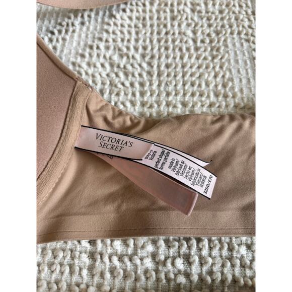 Victoria Secret T-Shirt Bra 32DD Set of Two Racer Back Front Closure - Picture 9 of 10